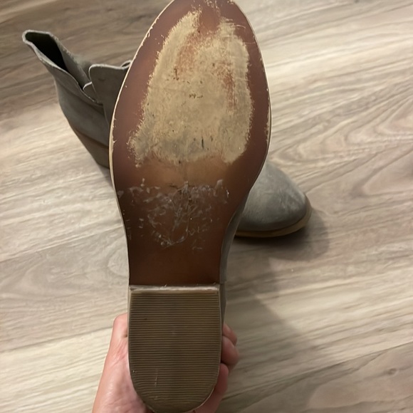 Suede boots - Picture 2 of 3